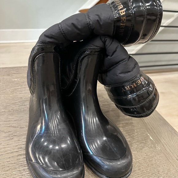 Burberry Glossy Black Quilted Boots - Picture 3 of 6